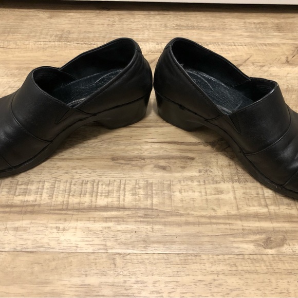 Clogs - Picture 2 of 4